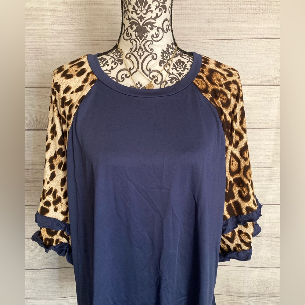 EMERY ROSE | NWT Women’s Leopard 3/4 Ruffle Sleeve Navy Blue Blouse - Picture 2 of 8